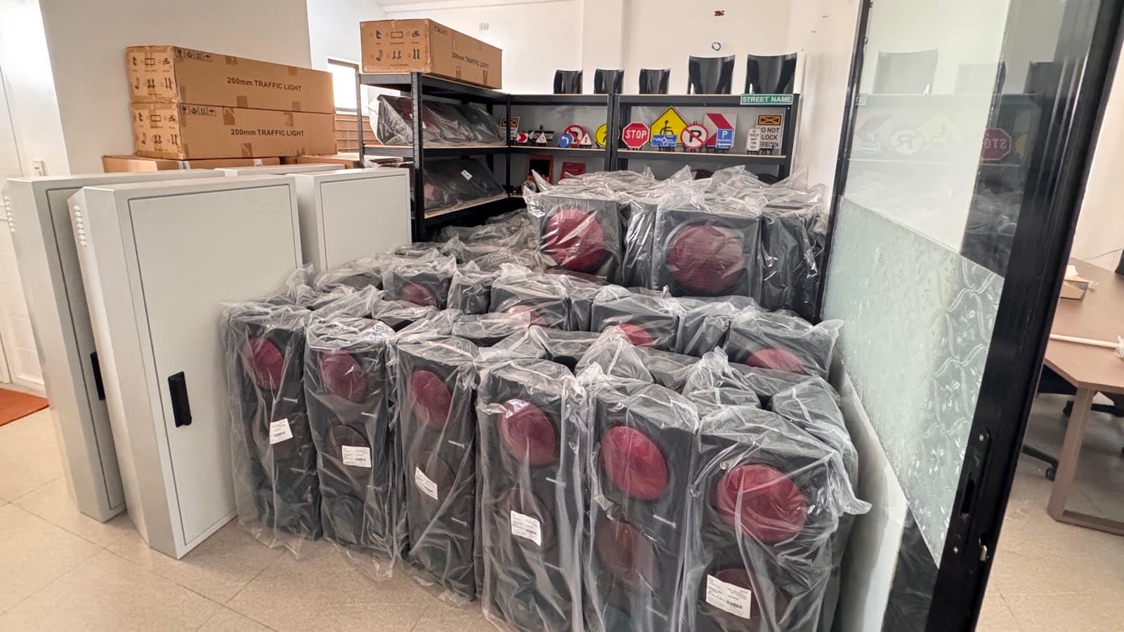 Traffic Light Systems — Batch Fulfillment