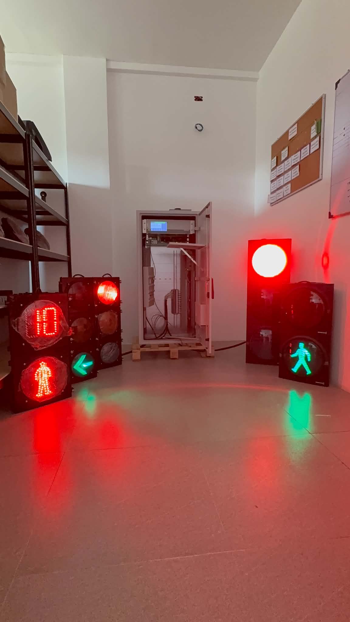 Traffic Light Systems — Batch Fulfillment